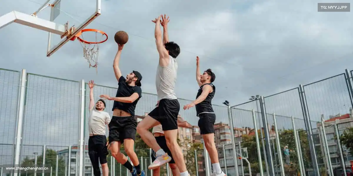 <strong>lewin乐玩</strong>哑铃起落间，雕刻的不只是身材，更是自律的勋章🏋️